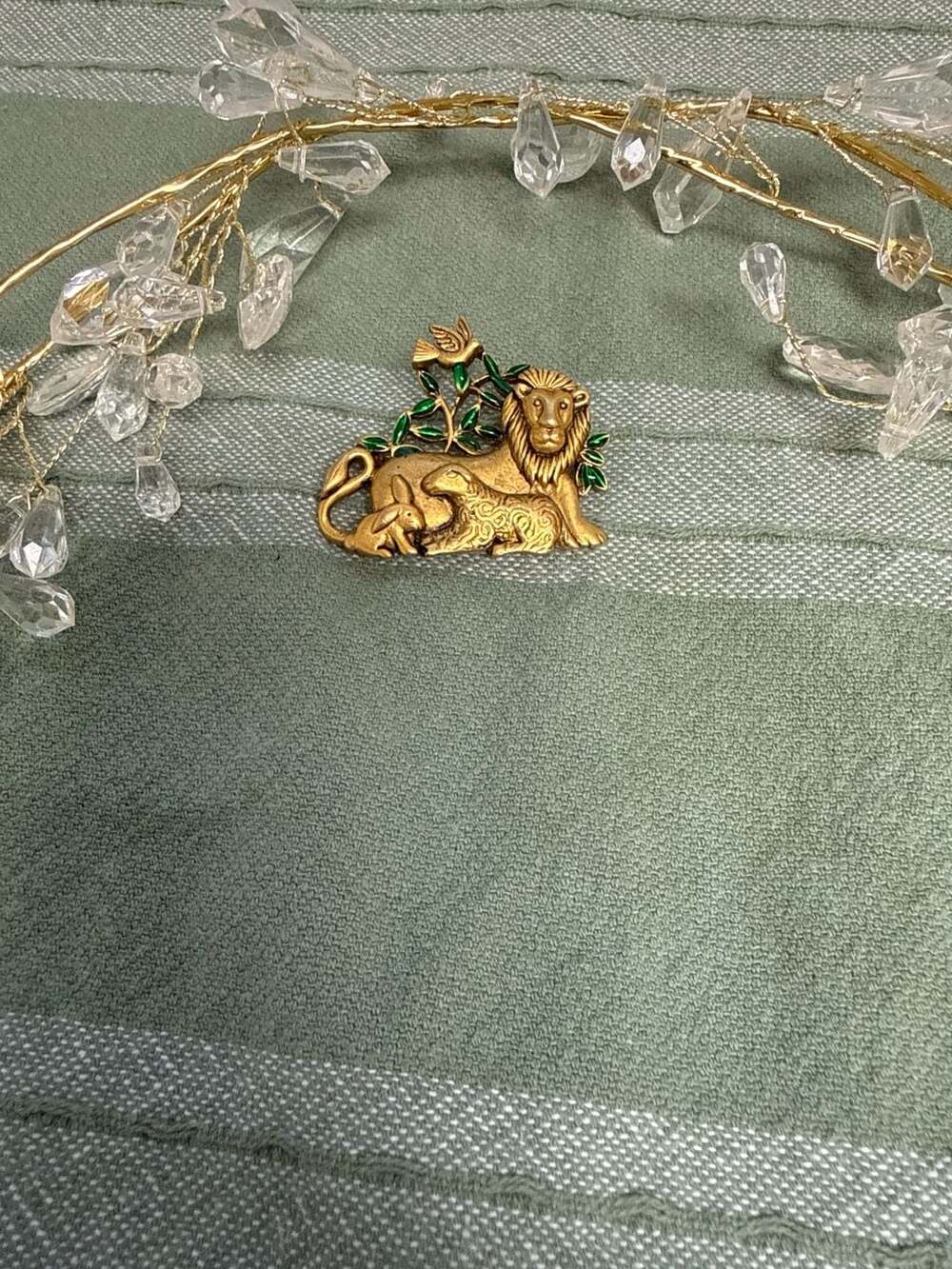 Vtg Signed Danecraft Gold Tone Women's Brooch